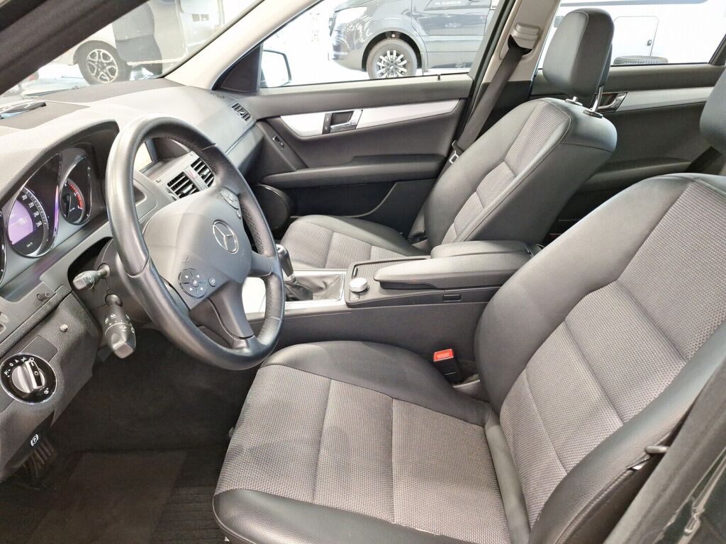 Mercedes-Benz C 2010 Vihreä