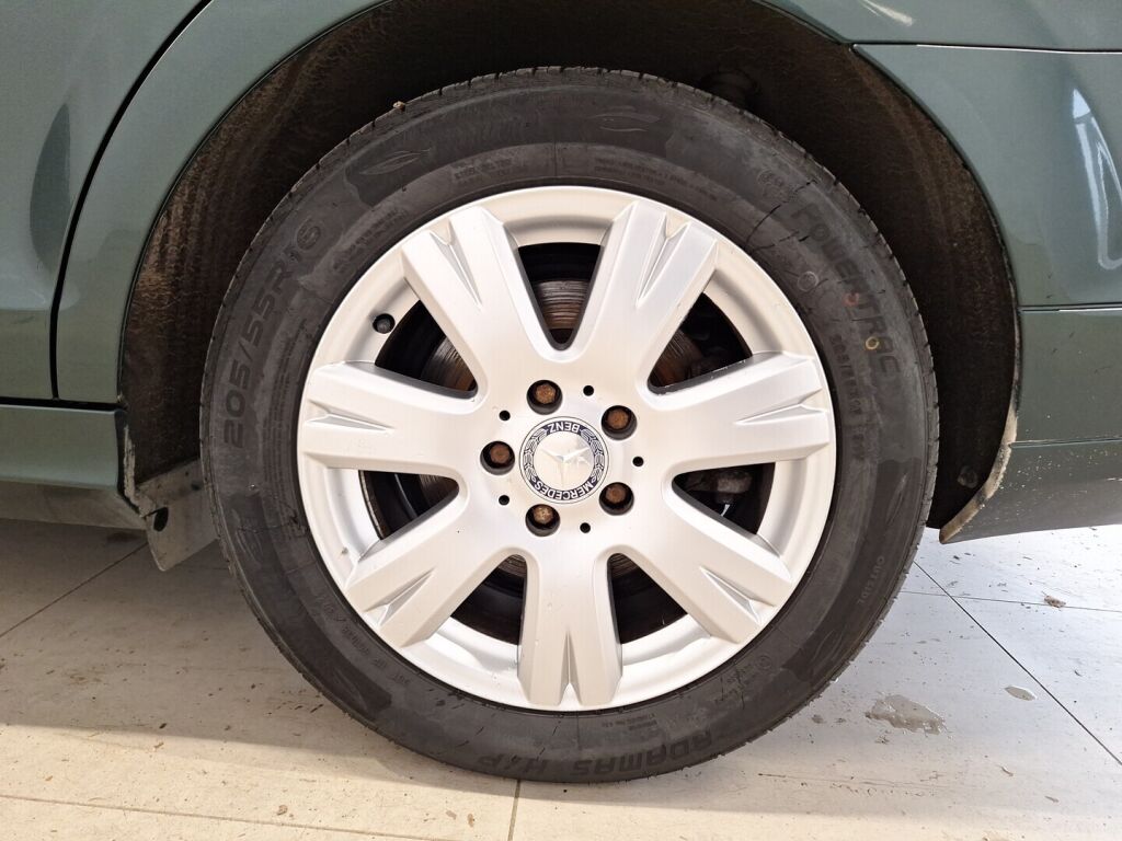 Mercedes-Benz C 2010 Vihreä