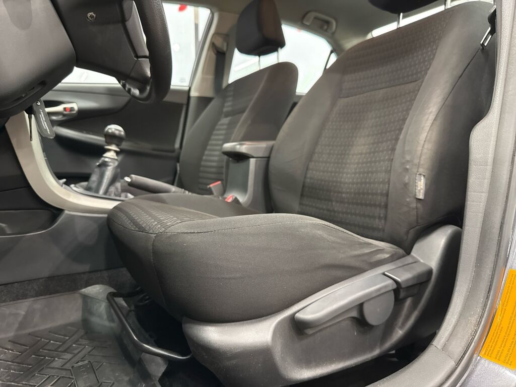 Toyota Corolla 2010 Harmaa