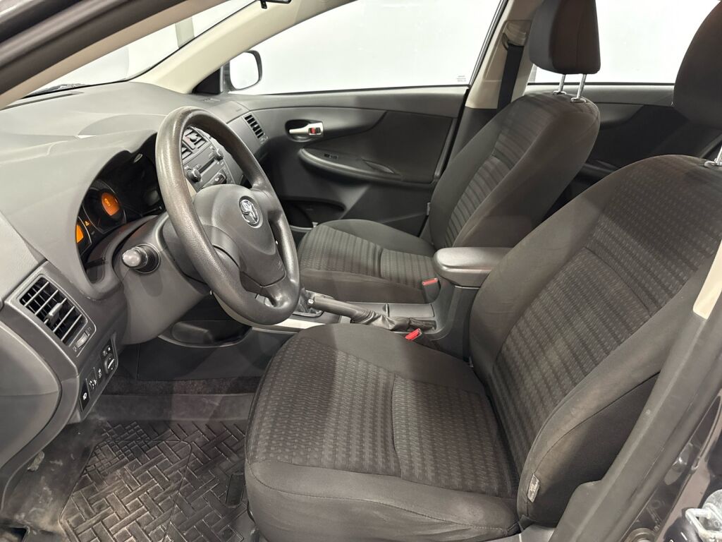 Toyota Corolla 2010 Harmaa