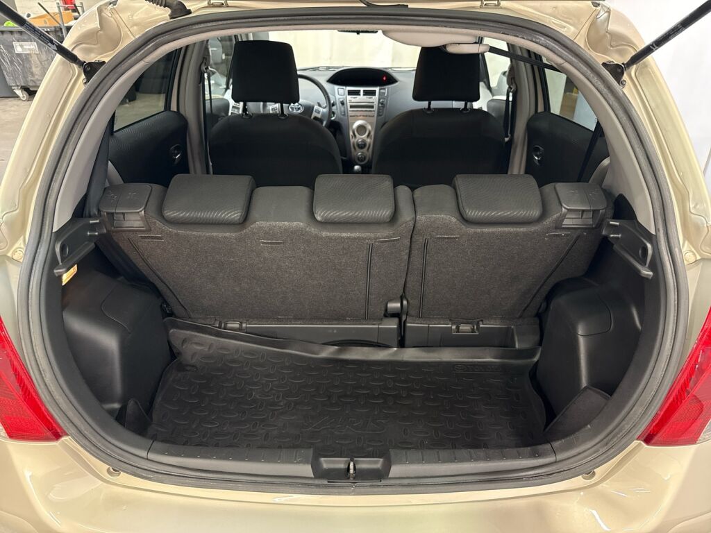 Toyota Yaris 2010 Hopea