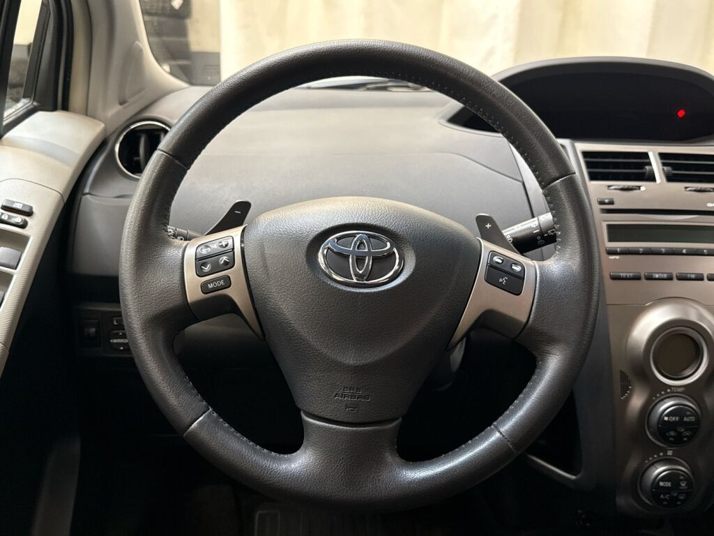 Toyota Yaris 2010 Hopea