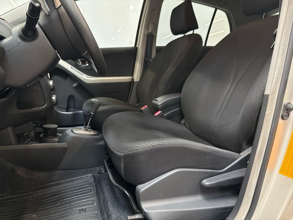 Toyota Yaris 2010 Hopea