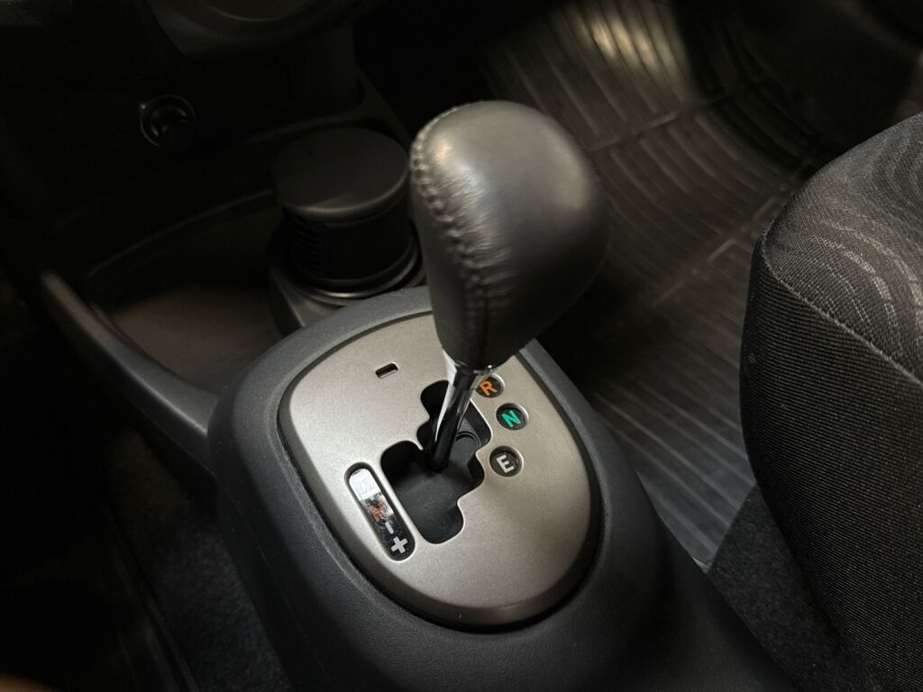 Toyota Yaris 2010 Hopea