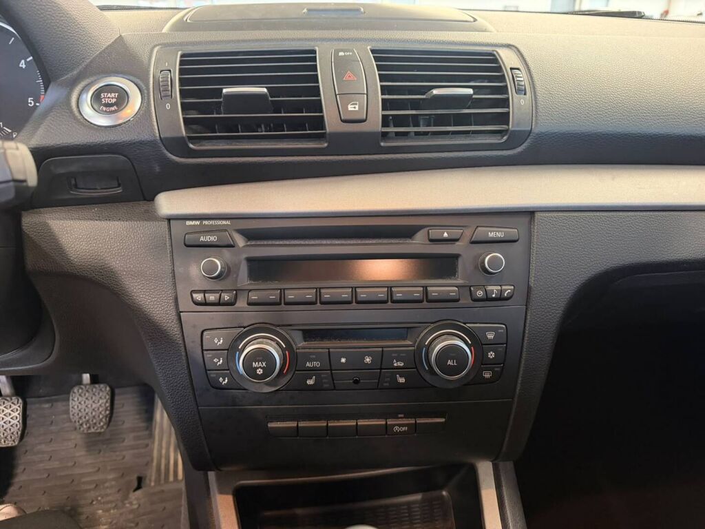 BMW 116 2011, kuva 7/9