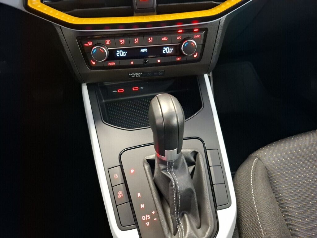 Seat Arona 2022 Sininen