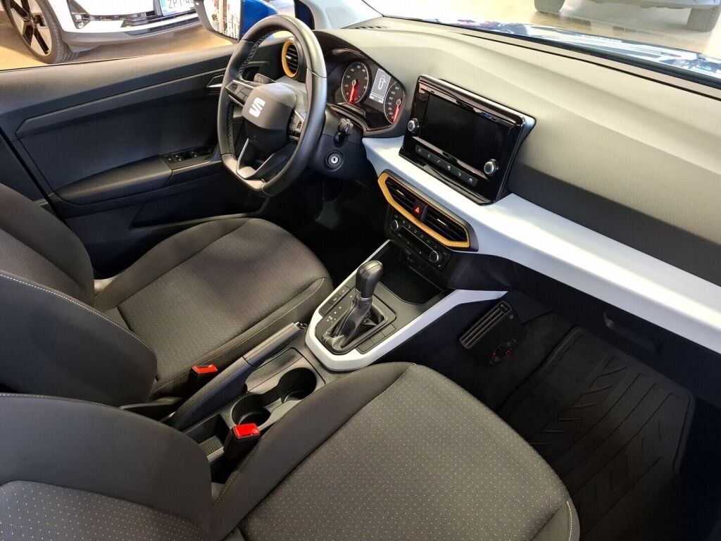 Seat Arona 2022 Sininen