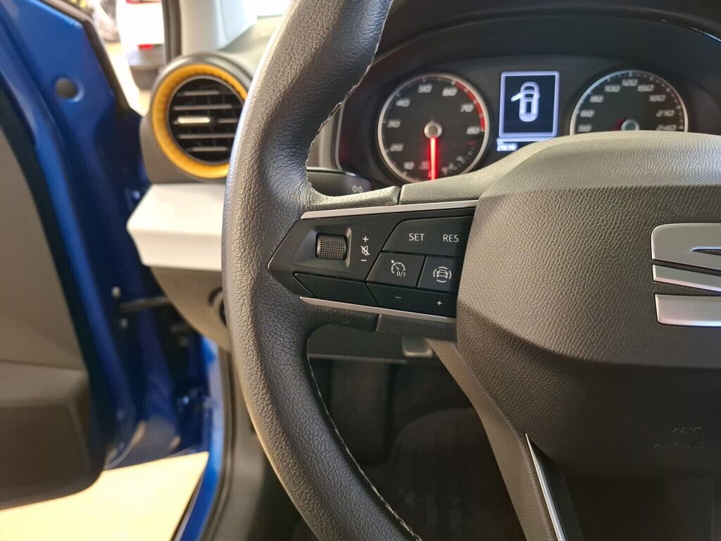 Seat Arona 2022 Sininen