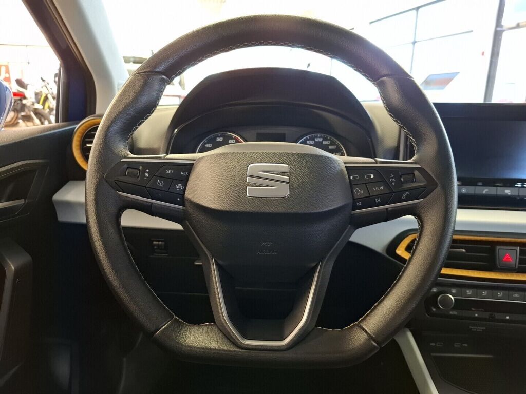 Seat Arona 2022 Sininen