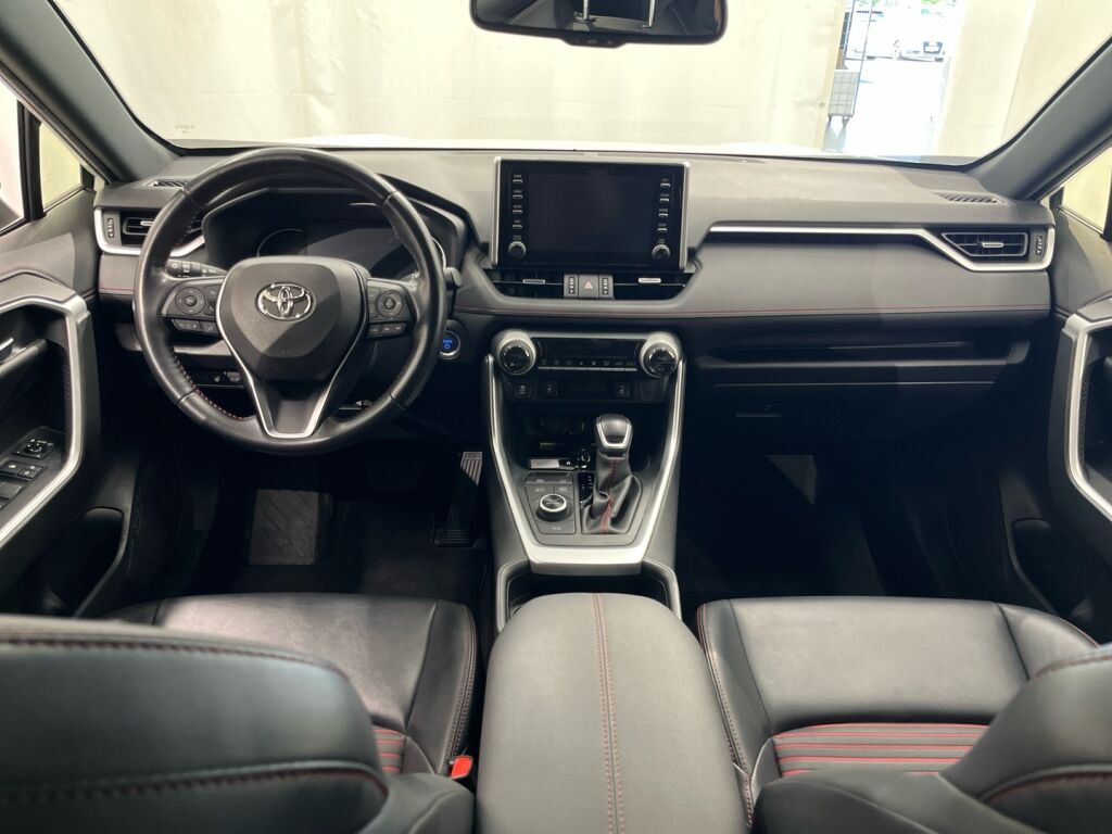 Toyota RAV4 Plug-in 2021 Valkoinen