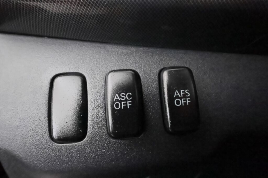 Mitsubishi Lancer 2011 Punainen