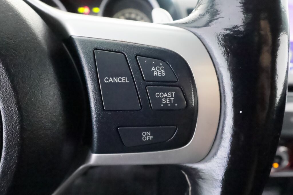 Mitsubishi Lancer 2011 Punainen