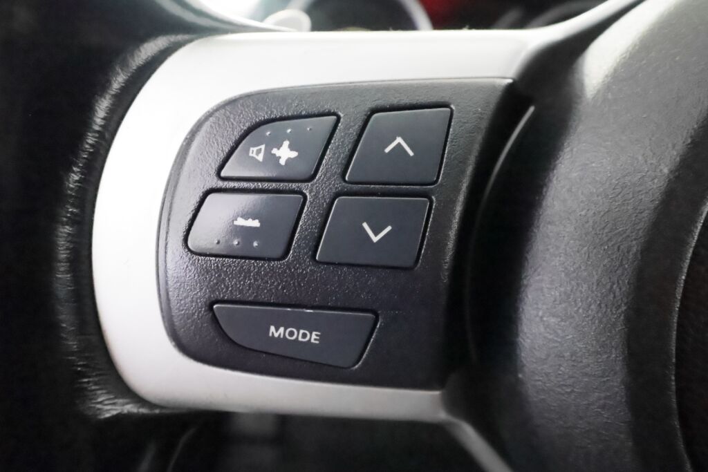 Mitsubishi Lancer 2011 Punainen