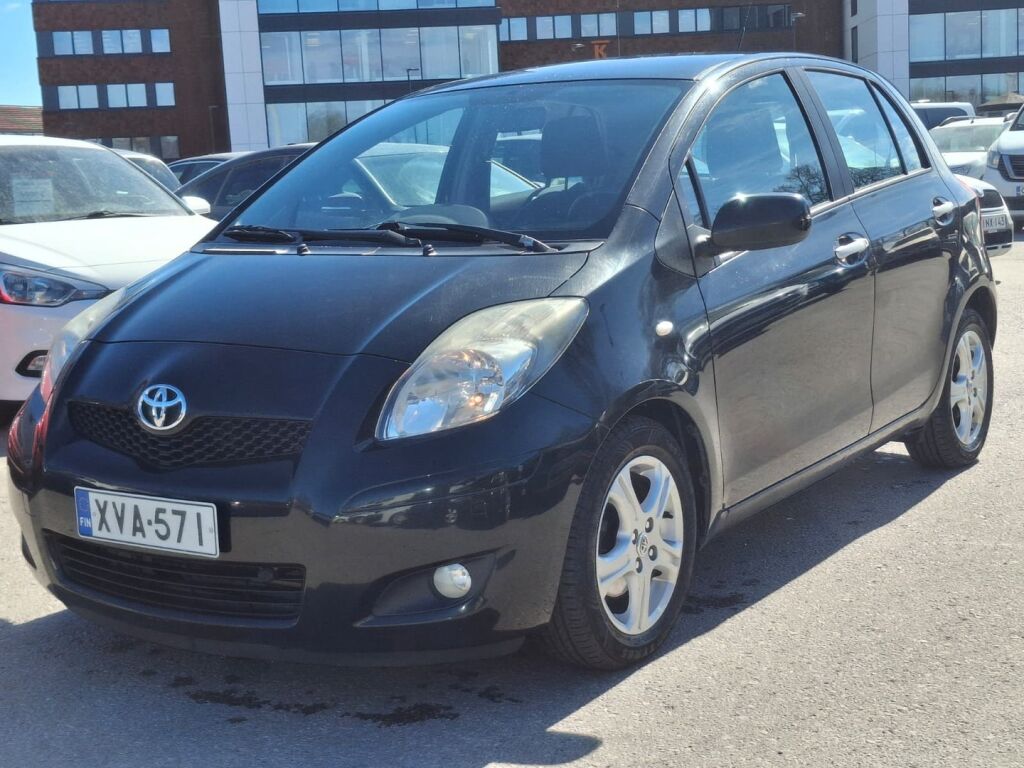 Toyota Yaris 2010 Musta