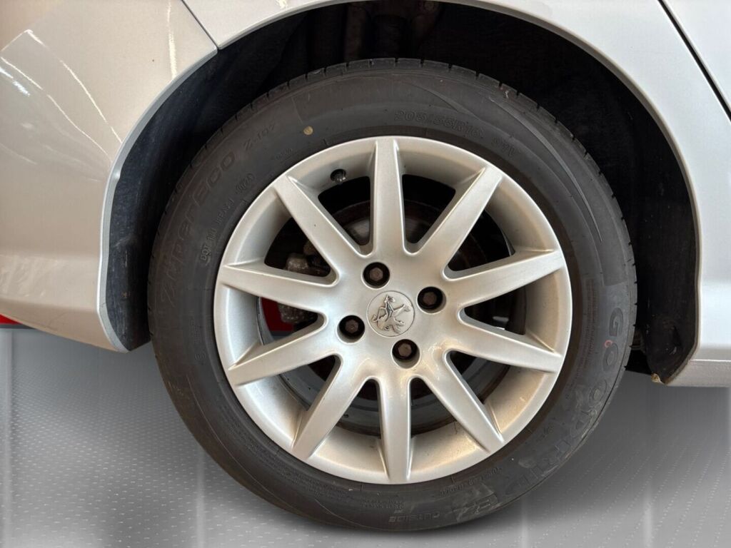 Peugeot 308 2010 Harmaa