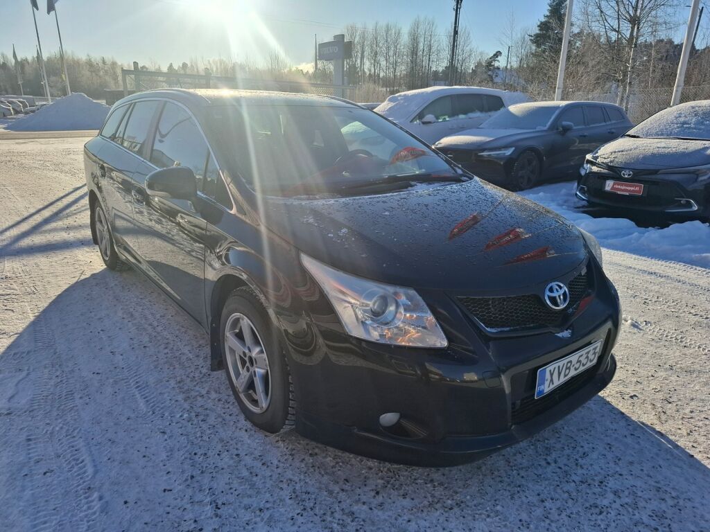 Toyota Avensis 2010 Musta
