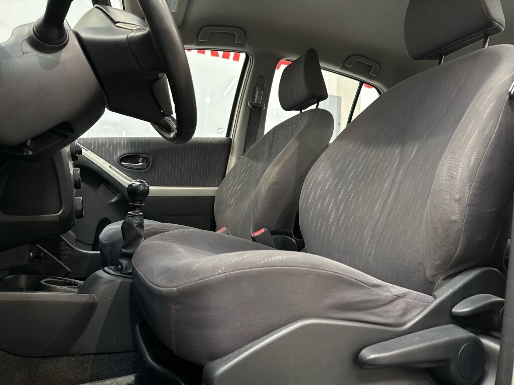 Toyota Yaris 2010 Hopea