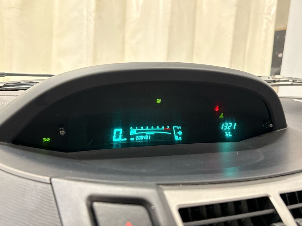 Toyota Yaris 2010 Hopea