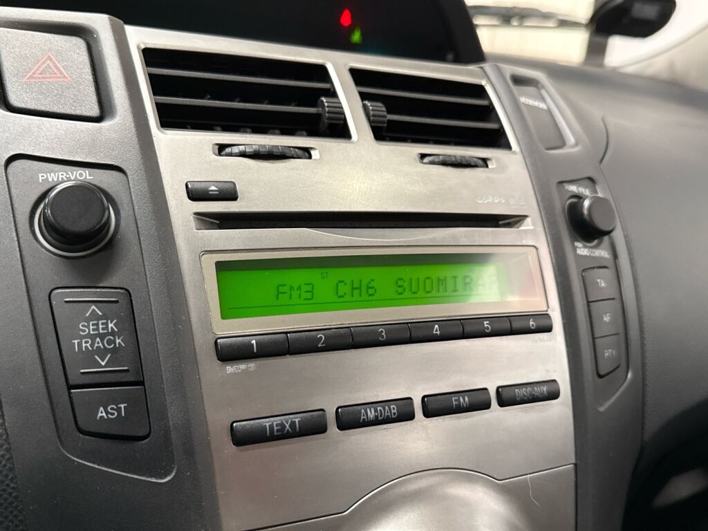 Toyota Yaris 2010 Hopea