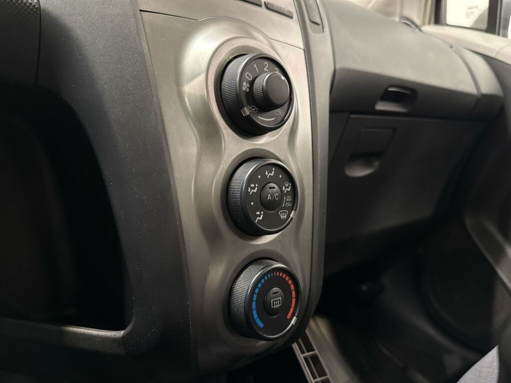 Toyota Yaris 2010 Hopea