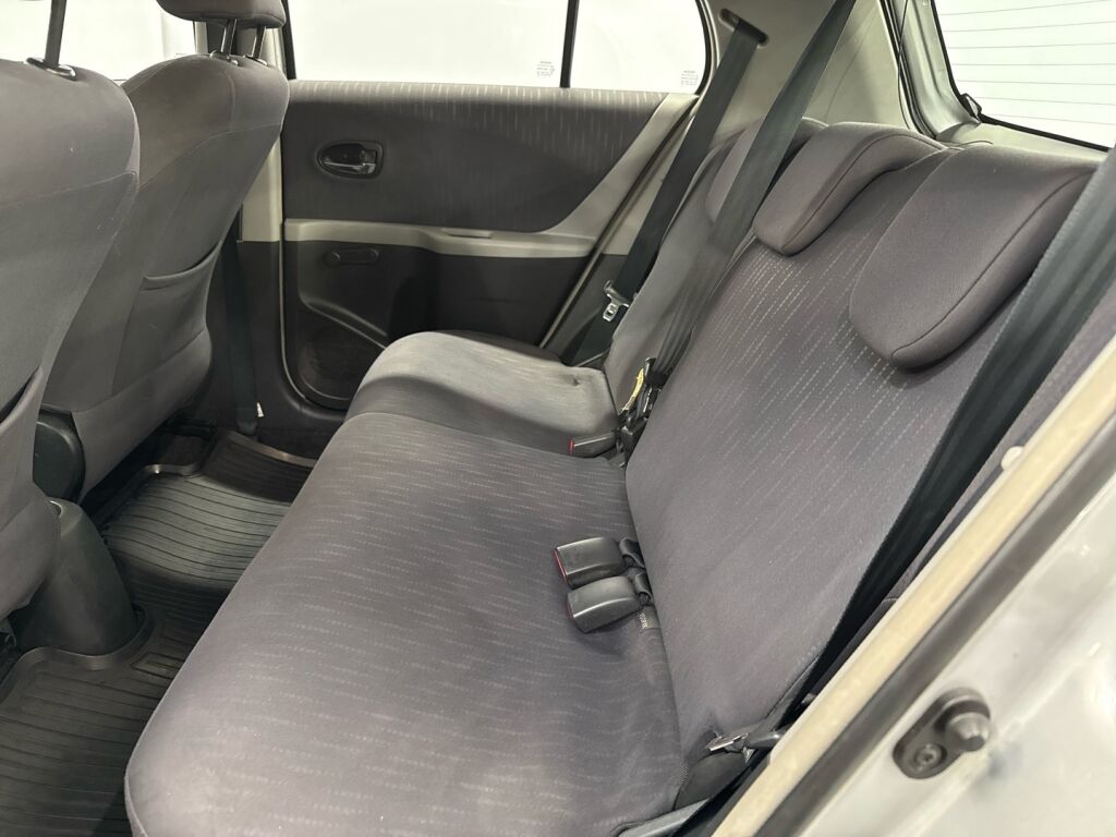 Toyota Yaris 2010 Hopea