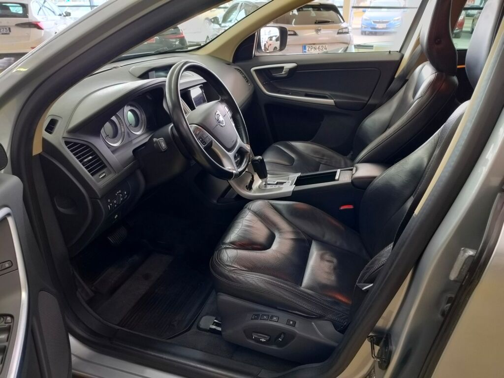 Volvo XC60 2010 Harmaa