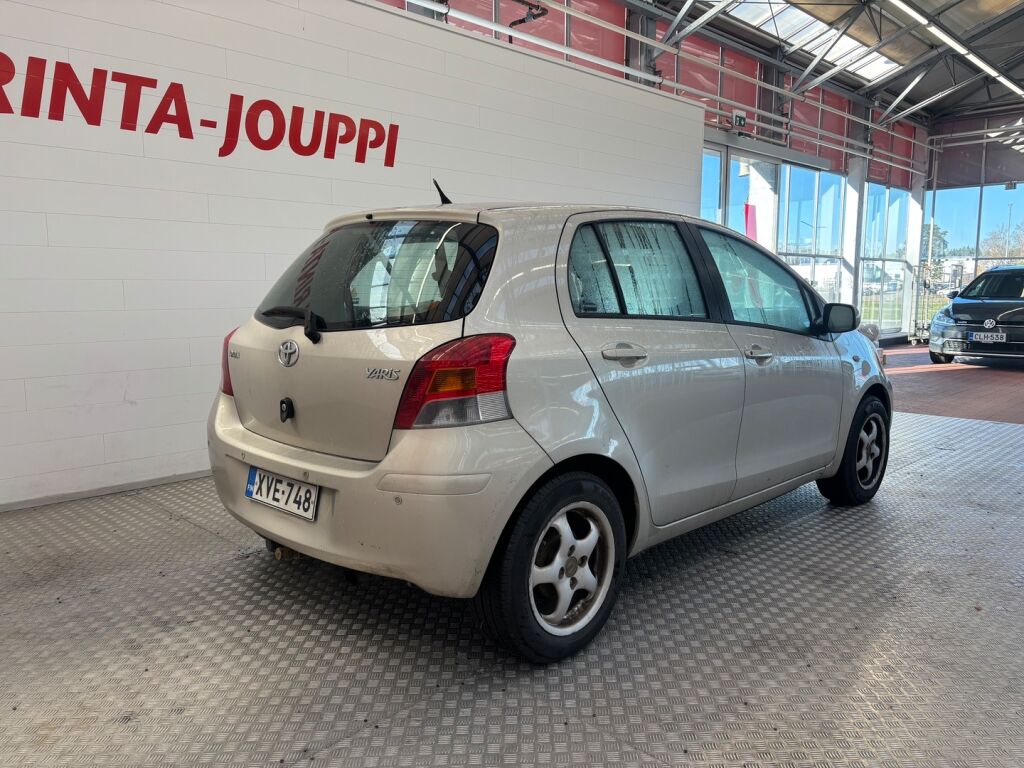Toyota Yaris 2010 Hopea