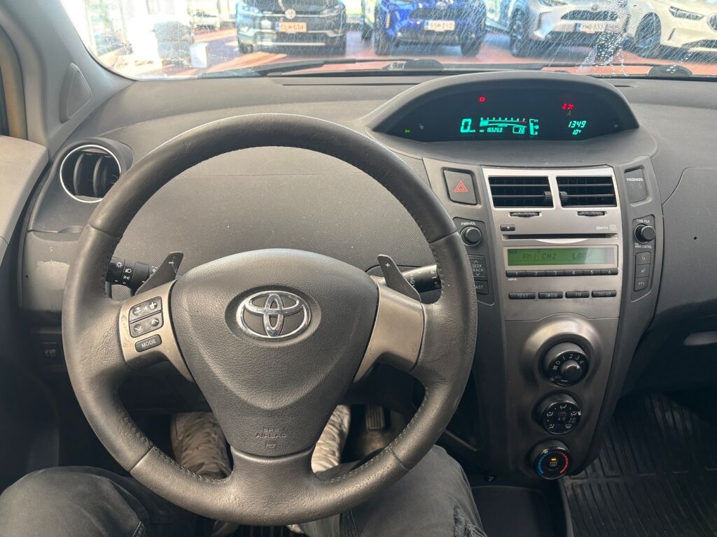 Toyota Yaris 2010 Hopea