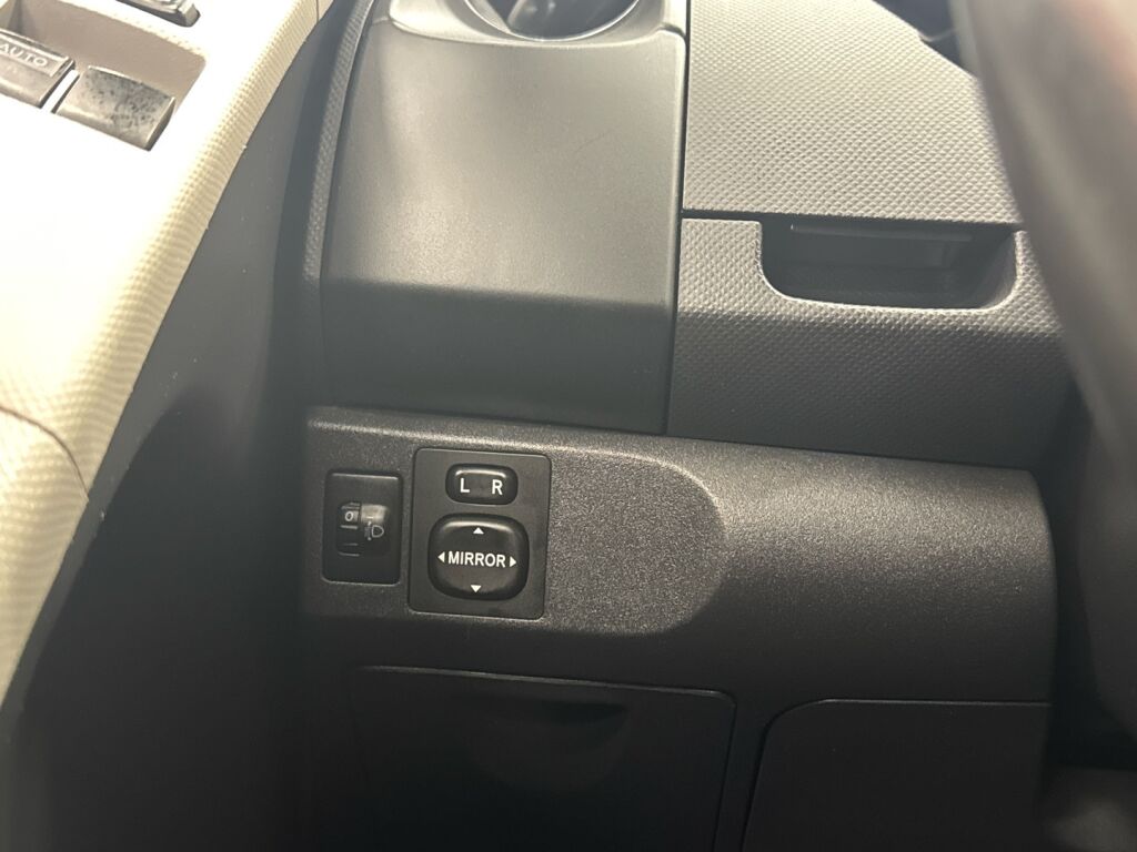 Toyota Yaris 2010 Hopea