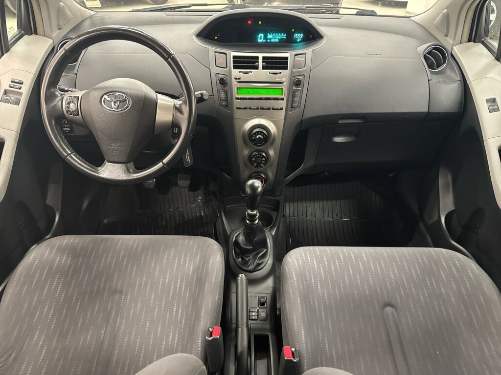 Toyota Yaris 2010 Hopea