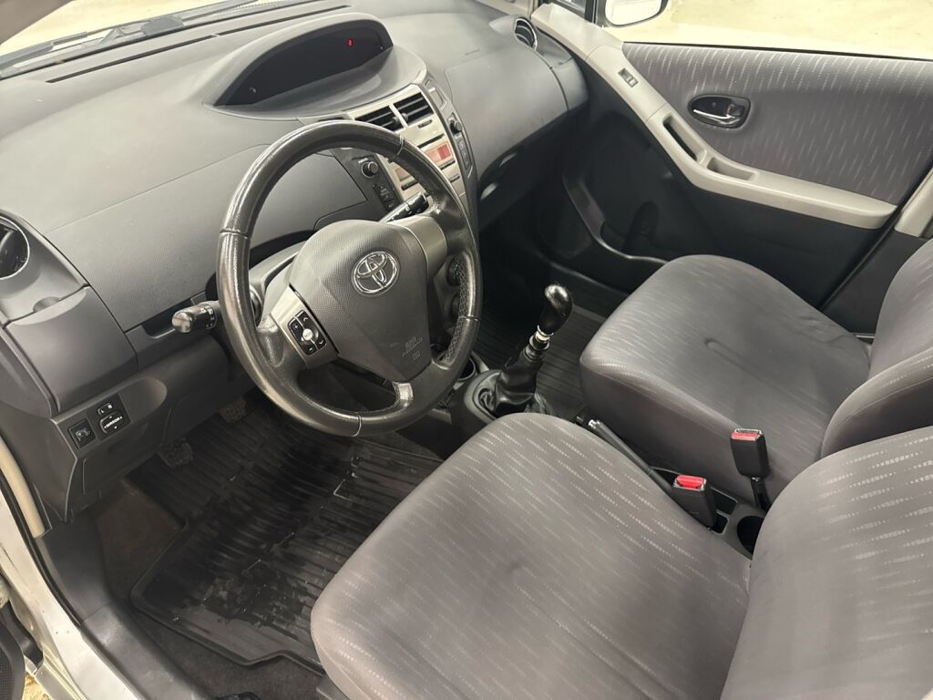 Toyota Yaris 2010 Hopea