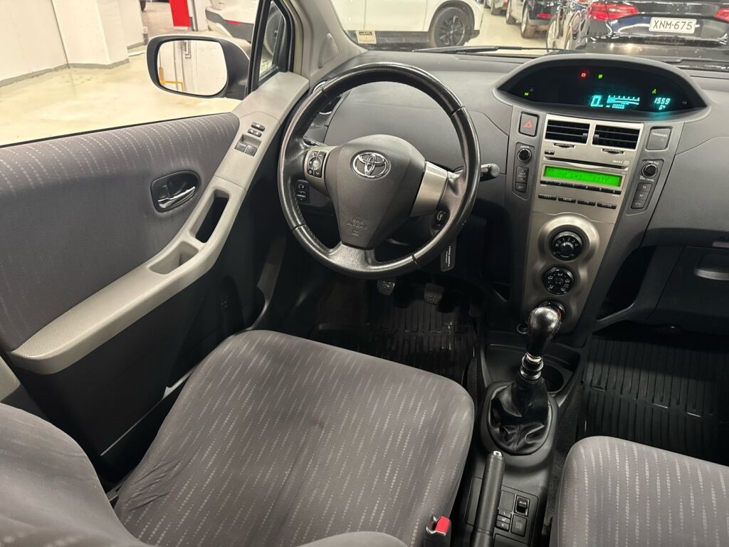 Toyota Yaris 2010 Hopea
