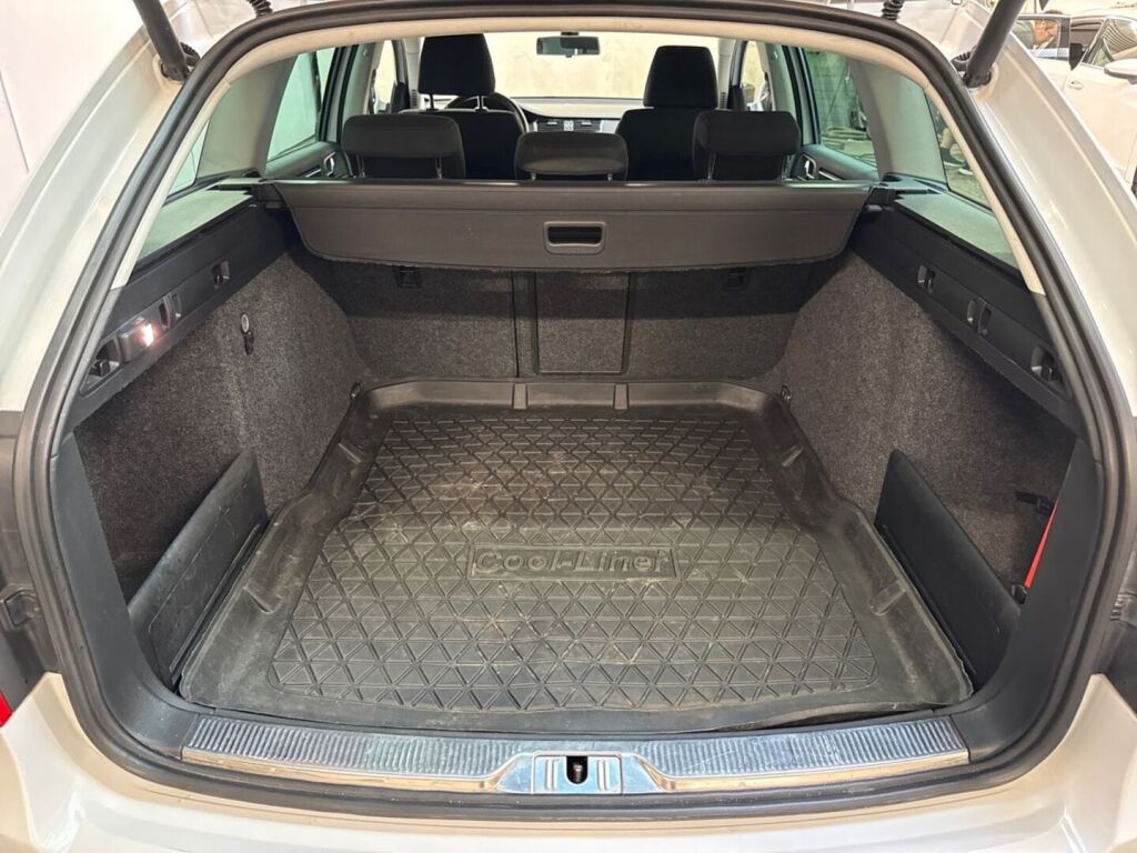 Skoda Superb 2014 Valkoinen