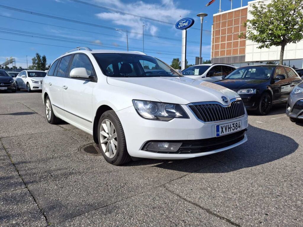 Skoda Superb 2014 Valkoinen