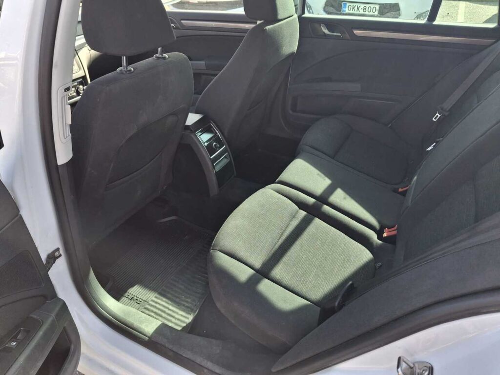 Skoda Superb 2014 Valkoinen