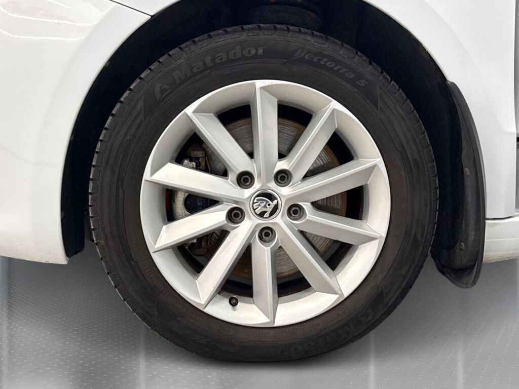 Skoda Superb 2014 Valkoinen