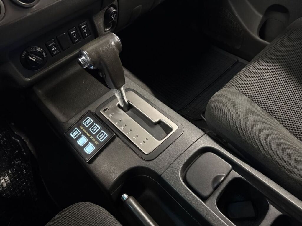 Nissan Navara 2006 Hopea