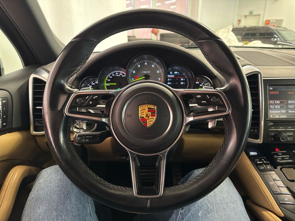 Porsche Cayenne 2015 Valkoinen