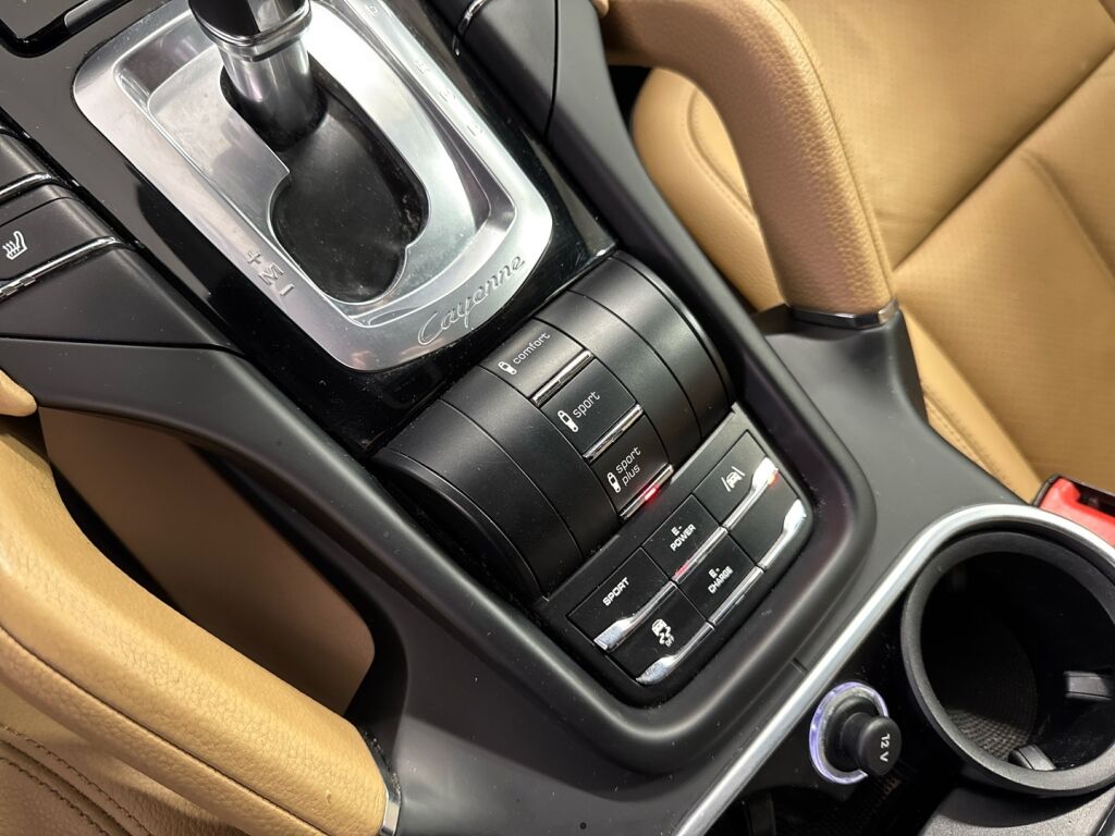 Porsche Cayenne 2015 Valkoinen