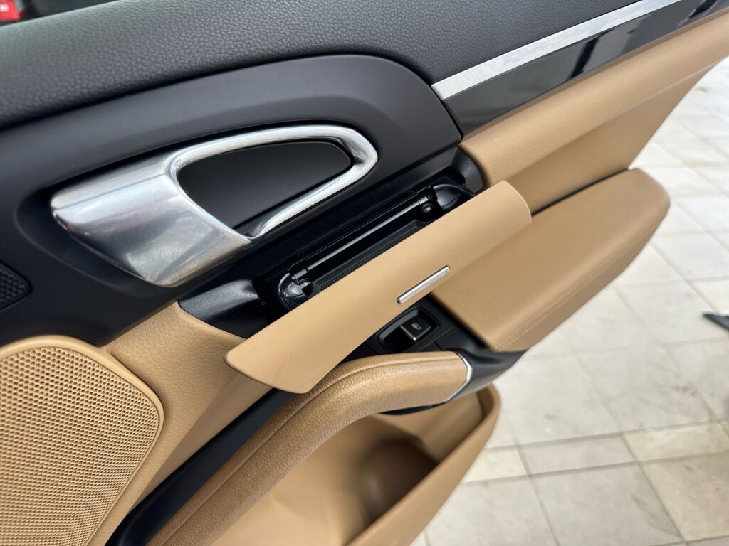 Porsche Cayenne 2015 Valkoinen