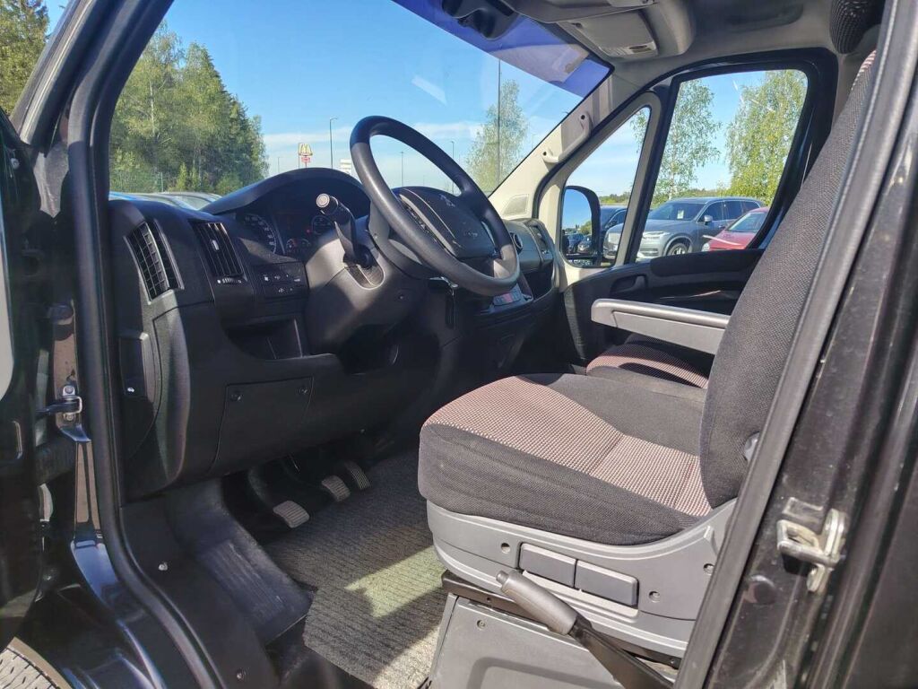 Peugeot Boxer 2012 Musta