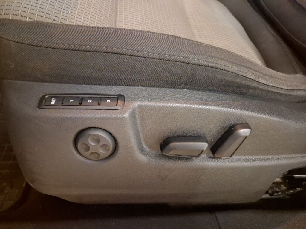 Skoda Superb 2011 Valkoinen