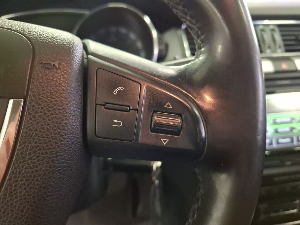 Skoda Superb 2011 Valkoinen