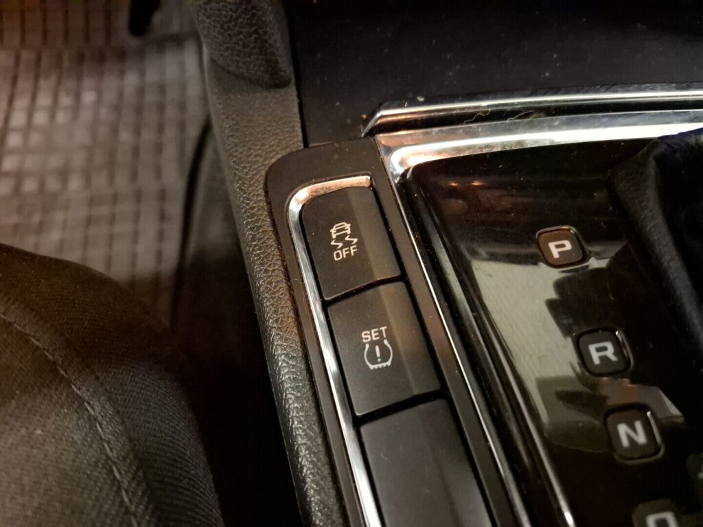 Skoda Superb 2011 Valkoinen