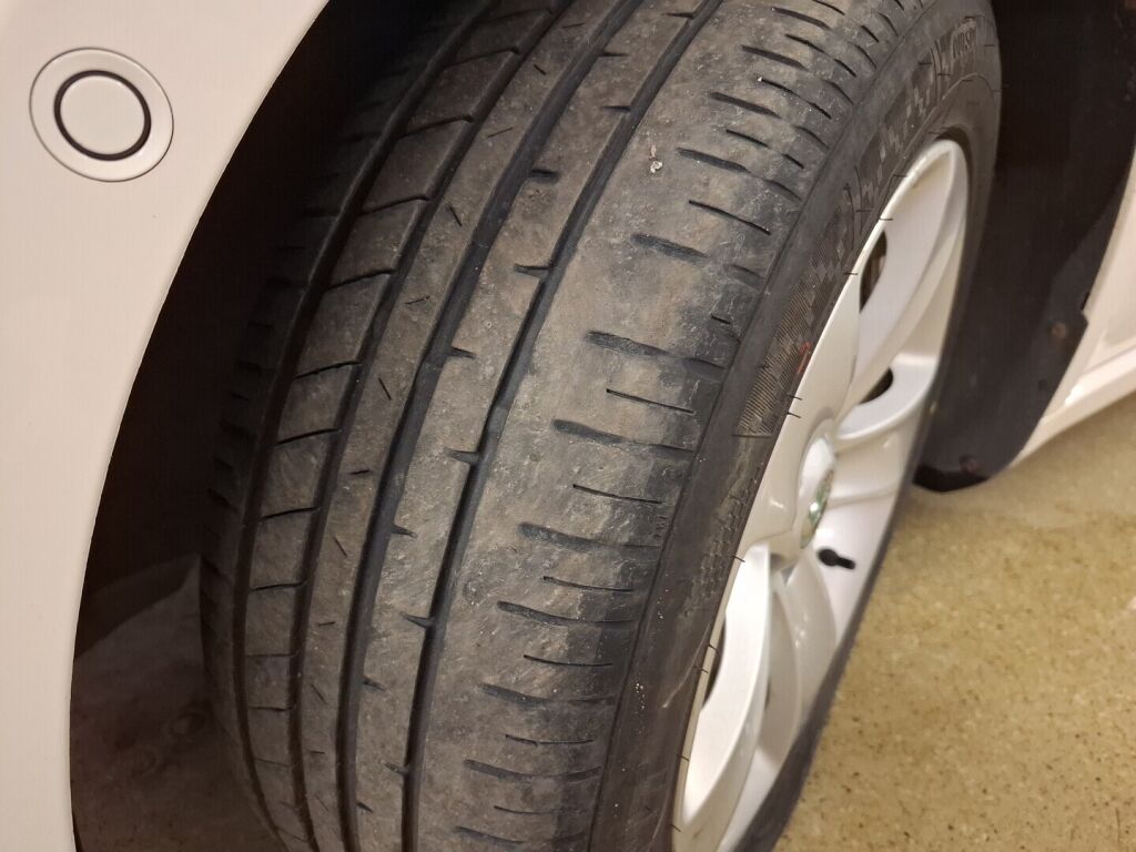 Skoda Superb 2011 Valkoinen