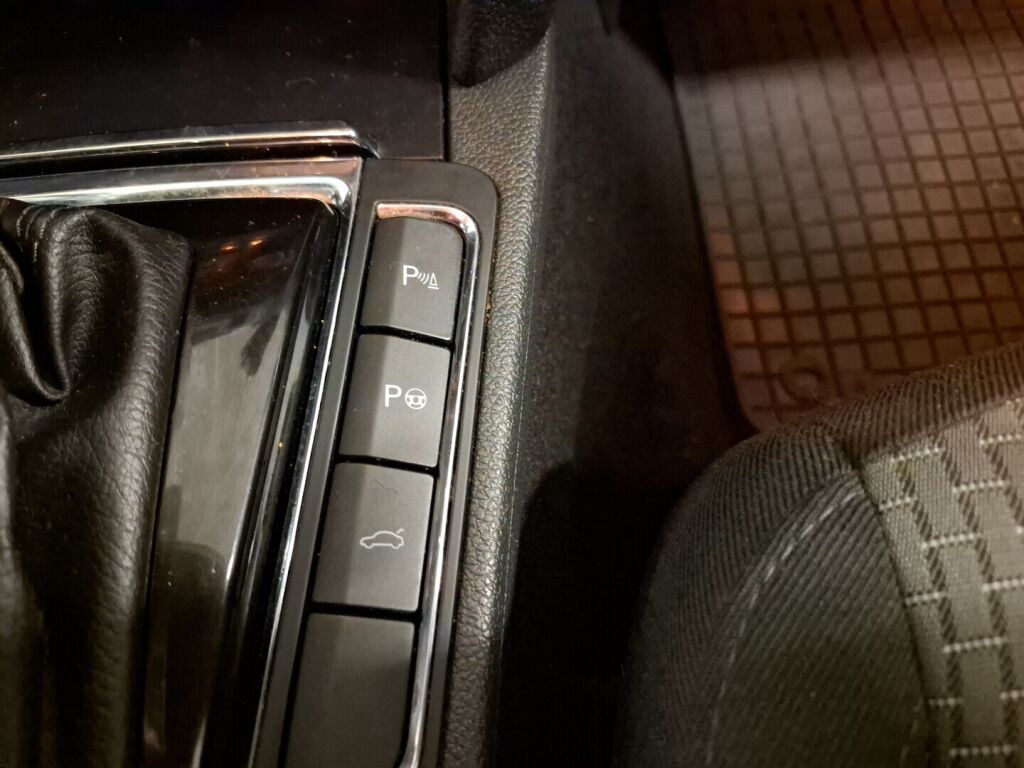 Skoda Superb 2011 Valkoinen