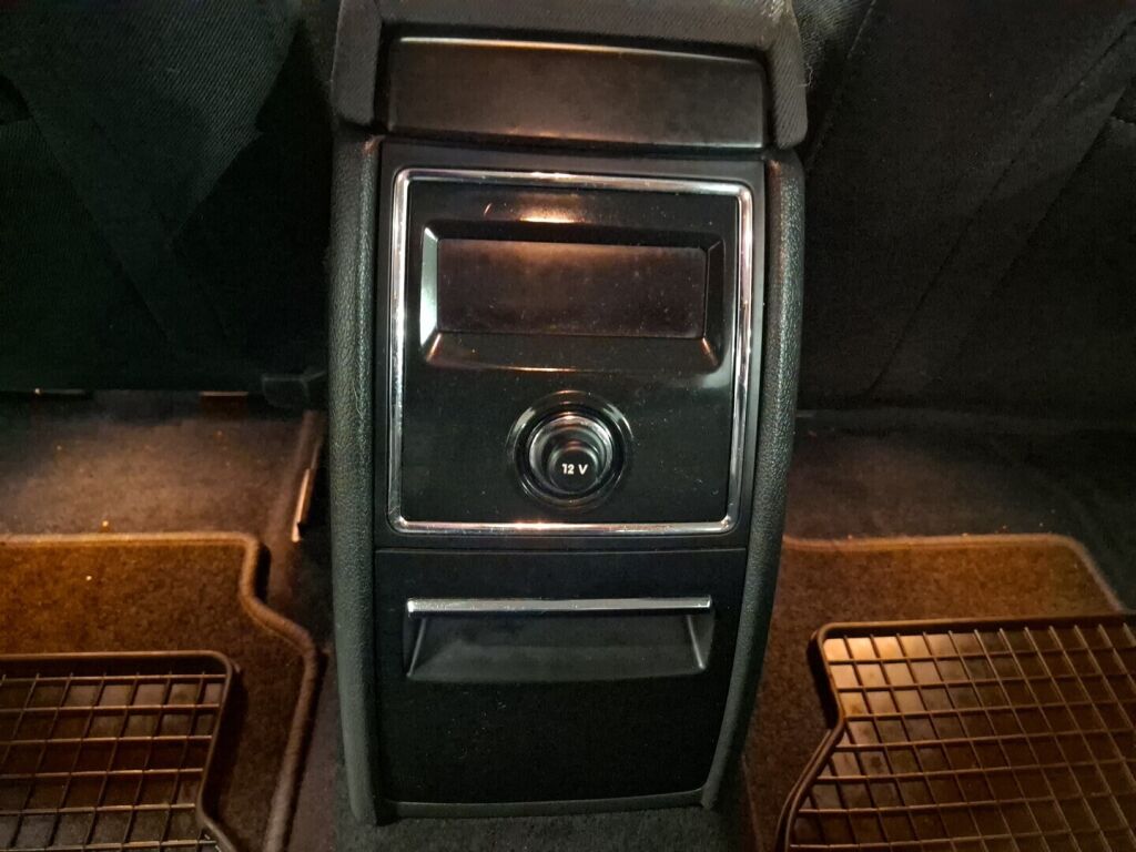 Skoda Superb 2011 Valkoinen