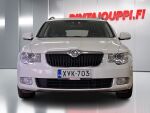 Skoda Superb 2011 Valkoinen