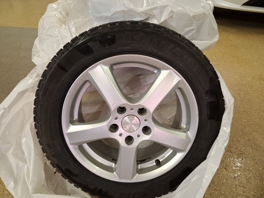 Skoda Superb 2011 Valkoinen