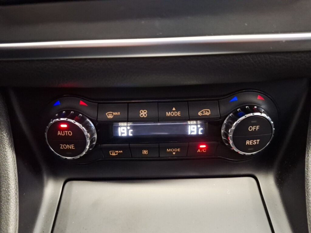 Mercedes-Benz CLA 2013 Valkoinen